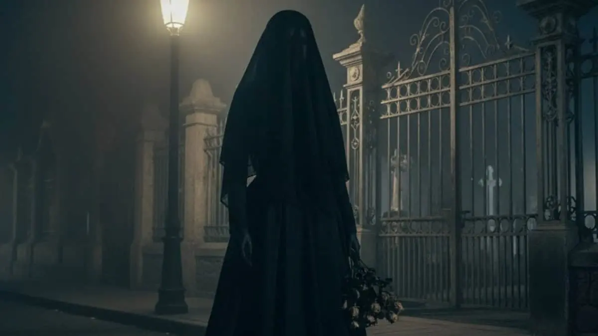 VIDEO | ¡Qué miedo! Captan a una mujer fantasma o alma en pena dentro de una tumba