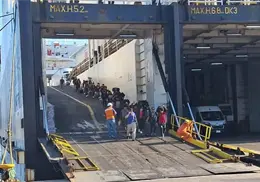 Llegan a Topolobampo los menores que fueron rescatados de altamar en Sinaloa Llegan a Topolobampo los menores que fueron rescatados de altamar en Sinaloa