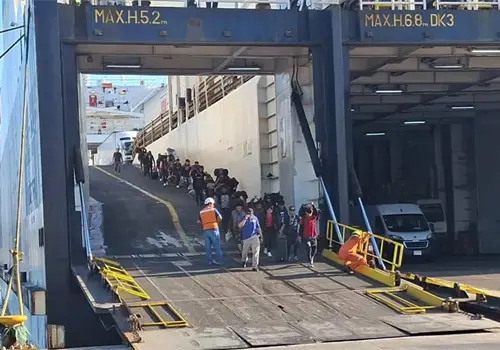 Llegan a Topolobampo los menores que fueron rescatados de altamar en Sinaloa