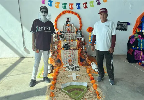 Con altares, recuerdan en el BTED a leyendas del beisbol