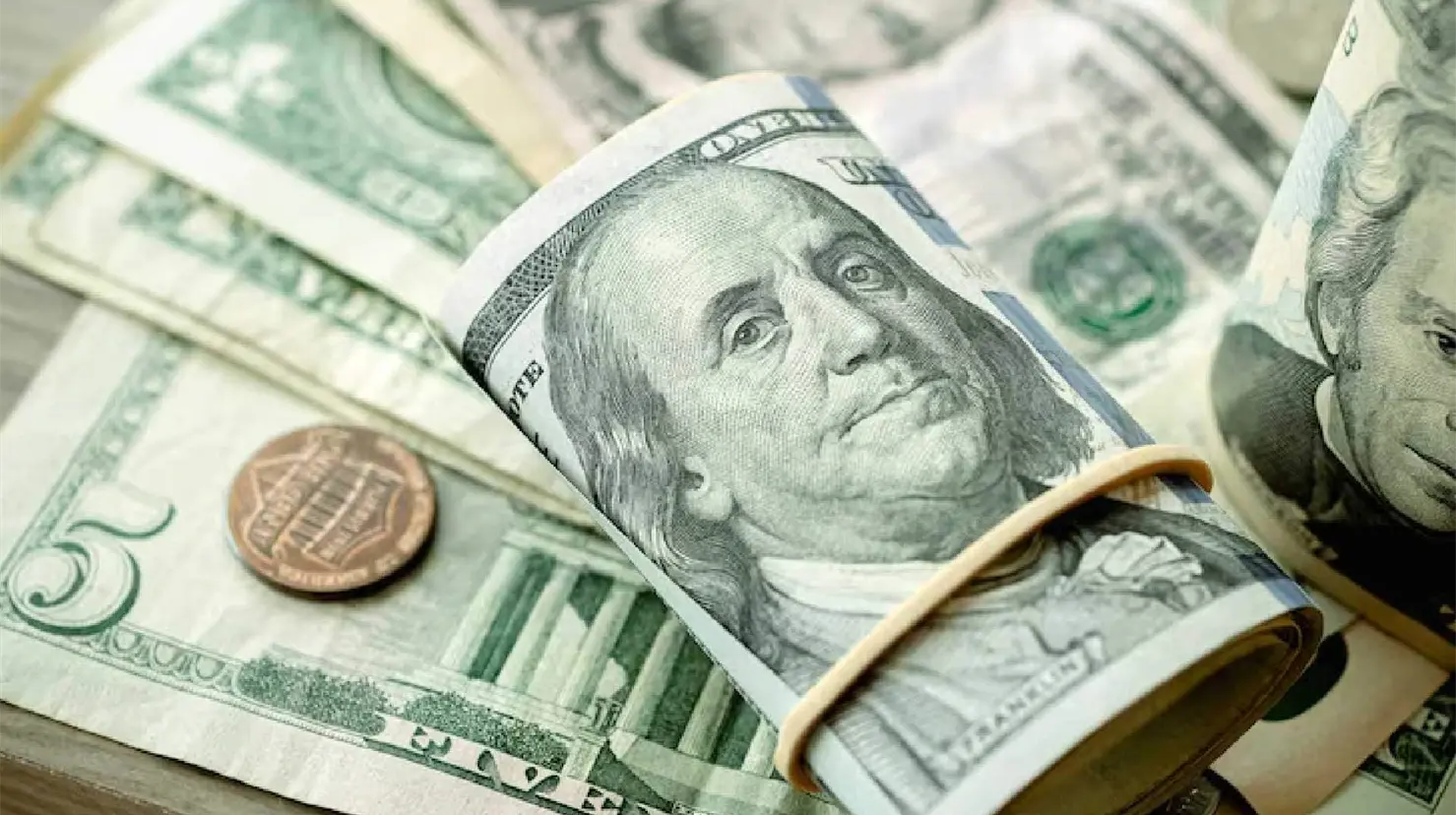 Precio del dólar hoy sábado 01 de noviembre: El peso mexicano se debilita tras una semana de presiones económicas