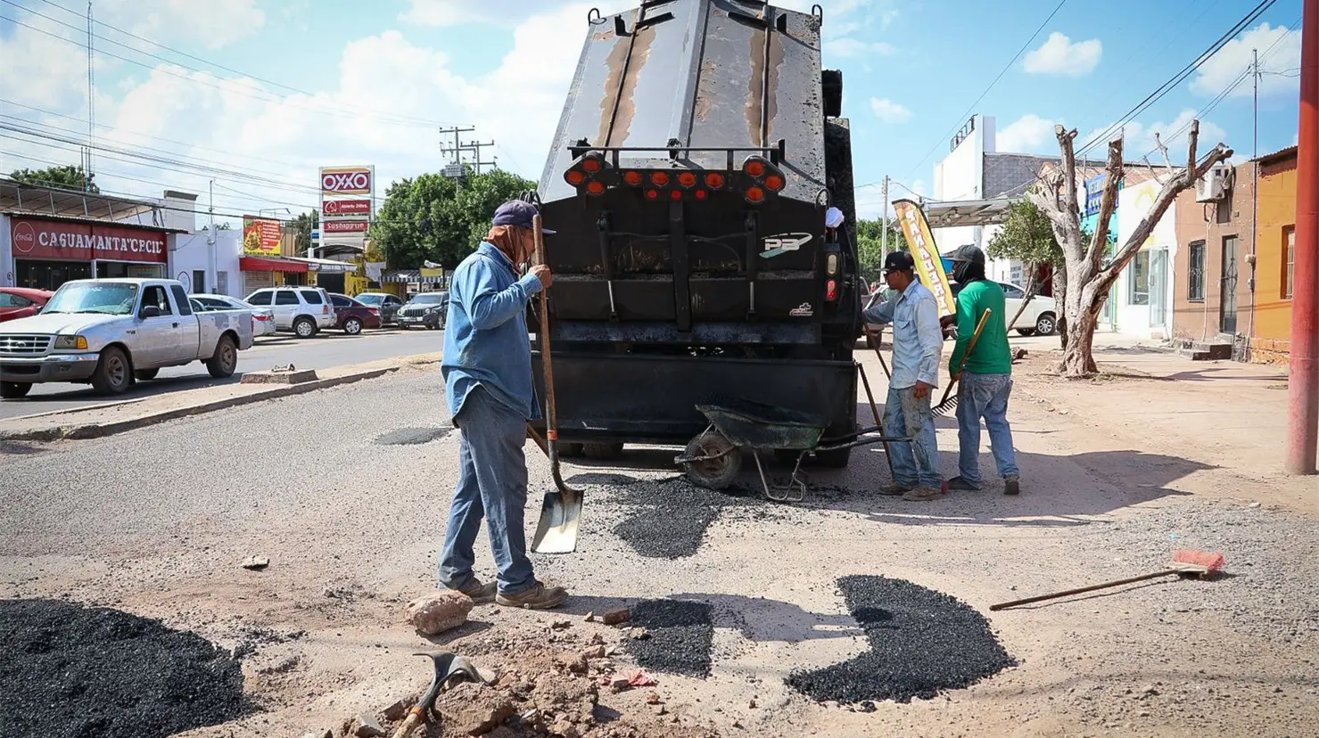 Comienzan bacheo provisional en Plano Oriente