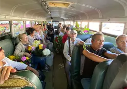 Habrá este domingo camiones a los panteones