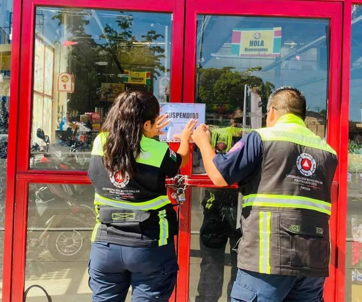 Cierra Protección Civil tiendas Waldos en Navojoa