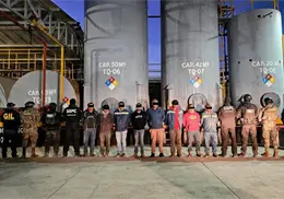 Aseguran 250 mil litros de Huachicol en Veracruz en empresa falsa