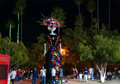Festival de la Calaca en Álamos deja asistencia de 33 mil visitantes Festival de la Calaca en Álamos deja asistencia de 33 mil visitantes