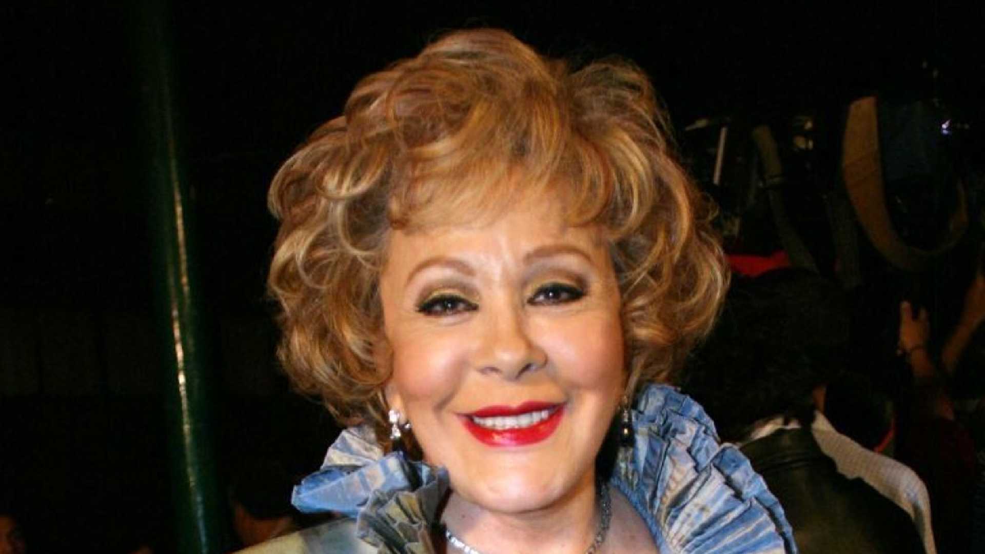 Tumba de Silvia Pinal causa controversia por su aparente abandono