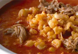 ¡Tradición Mexicana! Prepara este delicioso Pozole de Res para el Día de la Revolución ¡Tradición Mexicana! Prepara este delicioso Pozole de Res para el Día de la Revolución