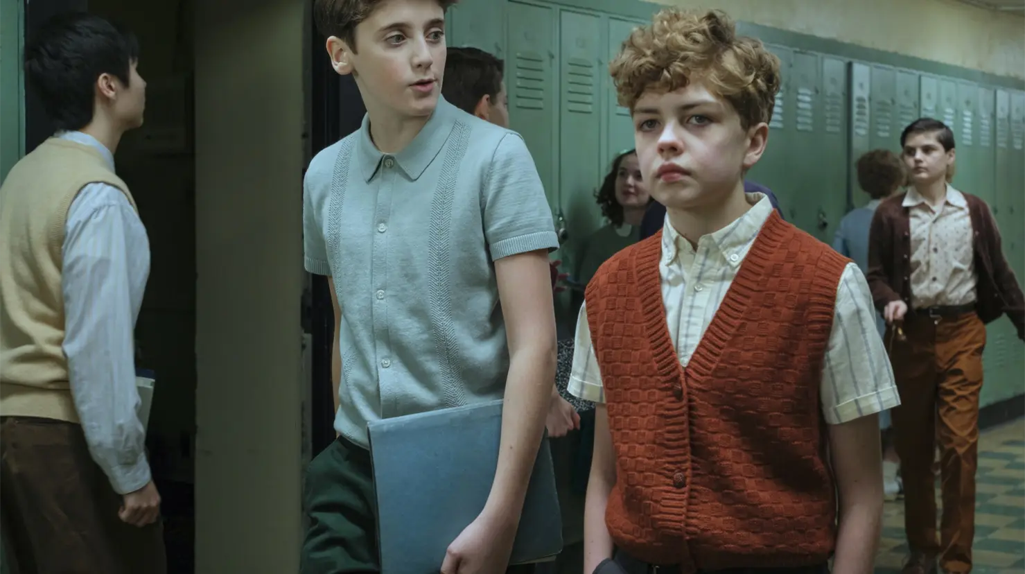 Cada episodio dura aproximadamente una hora, permitiendo un desarrollo pausado y tenso de la trama.