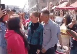 Video| Hombre acosa a Claudia Sheinbaum en el Centro Histórico; redes cuestionan su seguridad Video| Hombre acosa a Claudia Sheinbaum en el Centro Histórico; redes cuestionan su seguridad