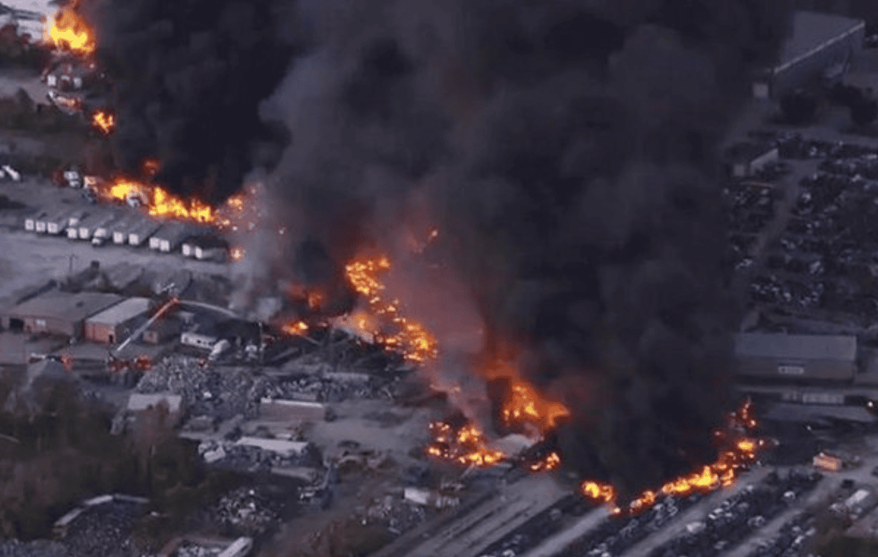 VIDEO | Avión de carga se estrella tras despegar del aeropuerto de Louisville, Kentucky