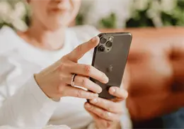 Así es como el uso excesivo del teléfono afecta al cerebro, según la ciencia