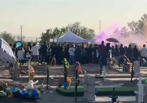 VIDEO | En sepelio de víctimas de la explosión en Waldo´s revelan el género de bebé VIDEO | En sepelio de víctimas de la explosión en Waldo´s revelan el género de bebé