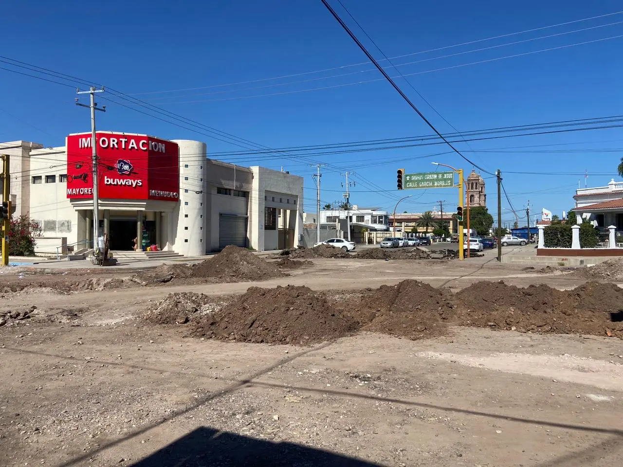 Retrasos en obra genera molestia a ciudadanos de Navojoa