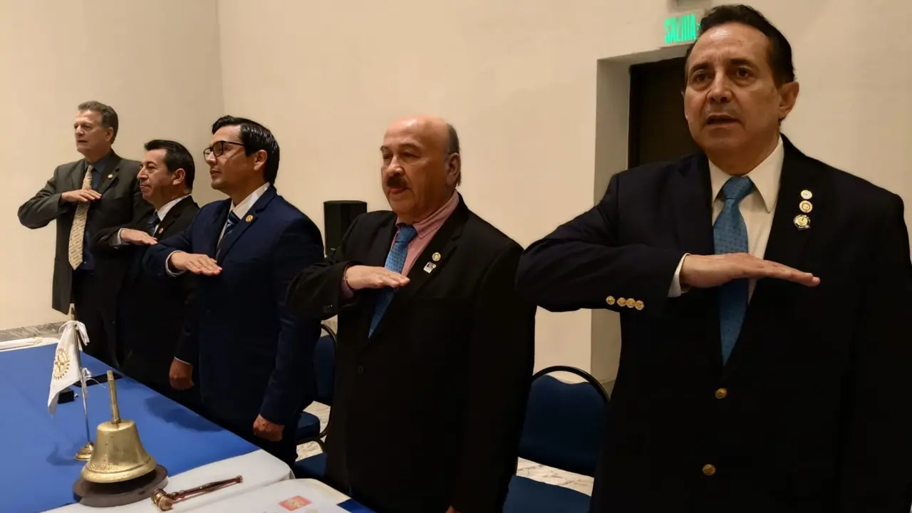 Gobernador del Distrito 4100 visita a los Clubes Rotarios de Obregón y reconoce su labor de servicio