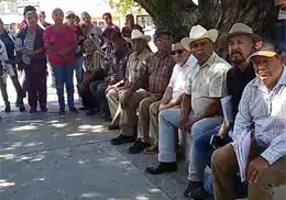 Protestan mayos en la Secretaría del Bienestar Protestan mayos en la Secretaría del Bienestar