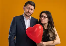 Estas son las señales que da una persona que quiere ser más que tu amigo, según la psicología Estas son las señales que da una persona que quiere ser más que tu amigo, según la psicología