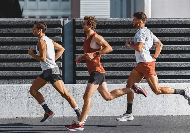 ¿Nike o Adidas? Esta es la marca que tiene los mejores tenis para correr