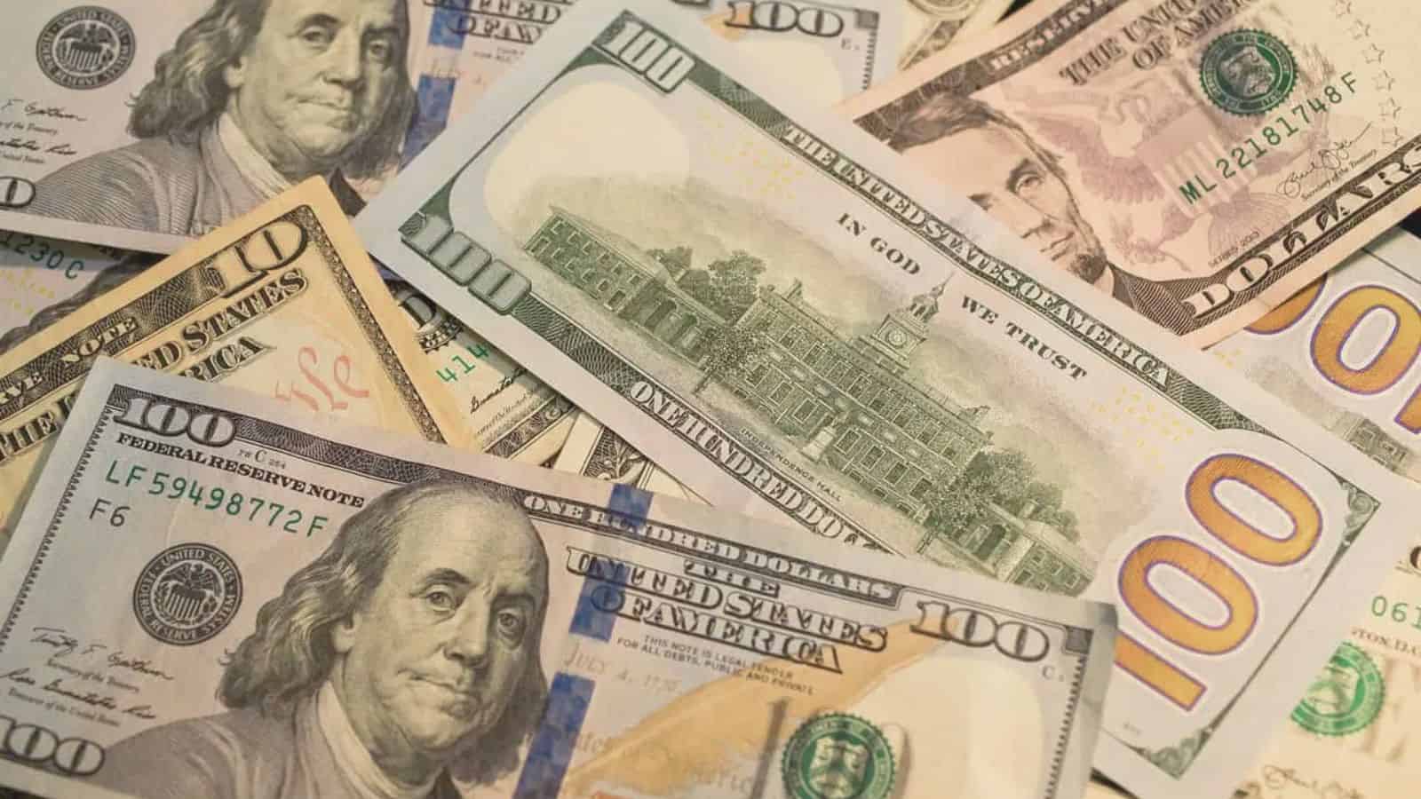 Precio del dólar hoy sábado 8 de noviembre de 2025: El peso cierra la semana con ligera ganancia