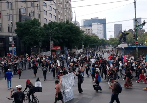 Generación Z toma calles de la CDMX antes de la marcha nacional del 15 de noviembre Generación Z toma calles de la CDMX antes de la marcha nacional del 15 de noviembre