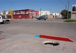 Registro abierto pone en riesgo a peatones Registro abierto pone en riesgo a peatones