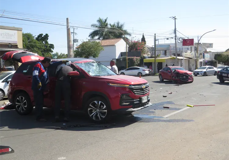 Fuerte choque al norte de Ciudad Obregón