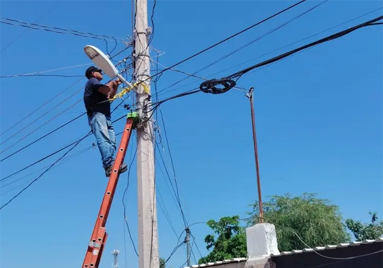 Vandalismo, entre los problemas más recurrentes en el alumbrado público de Navojoa