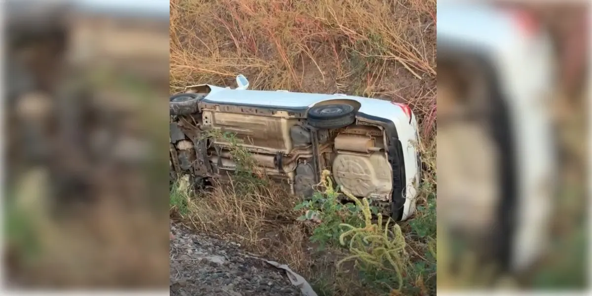 Madre e hija lesionadas tras volcamiento en la calle 200, al poniente de Ciudad Obregón