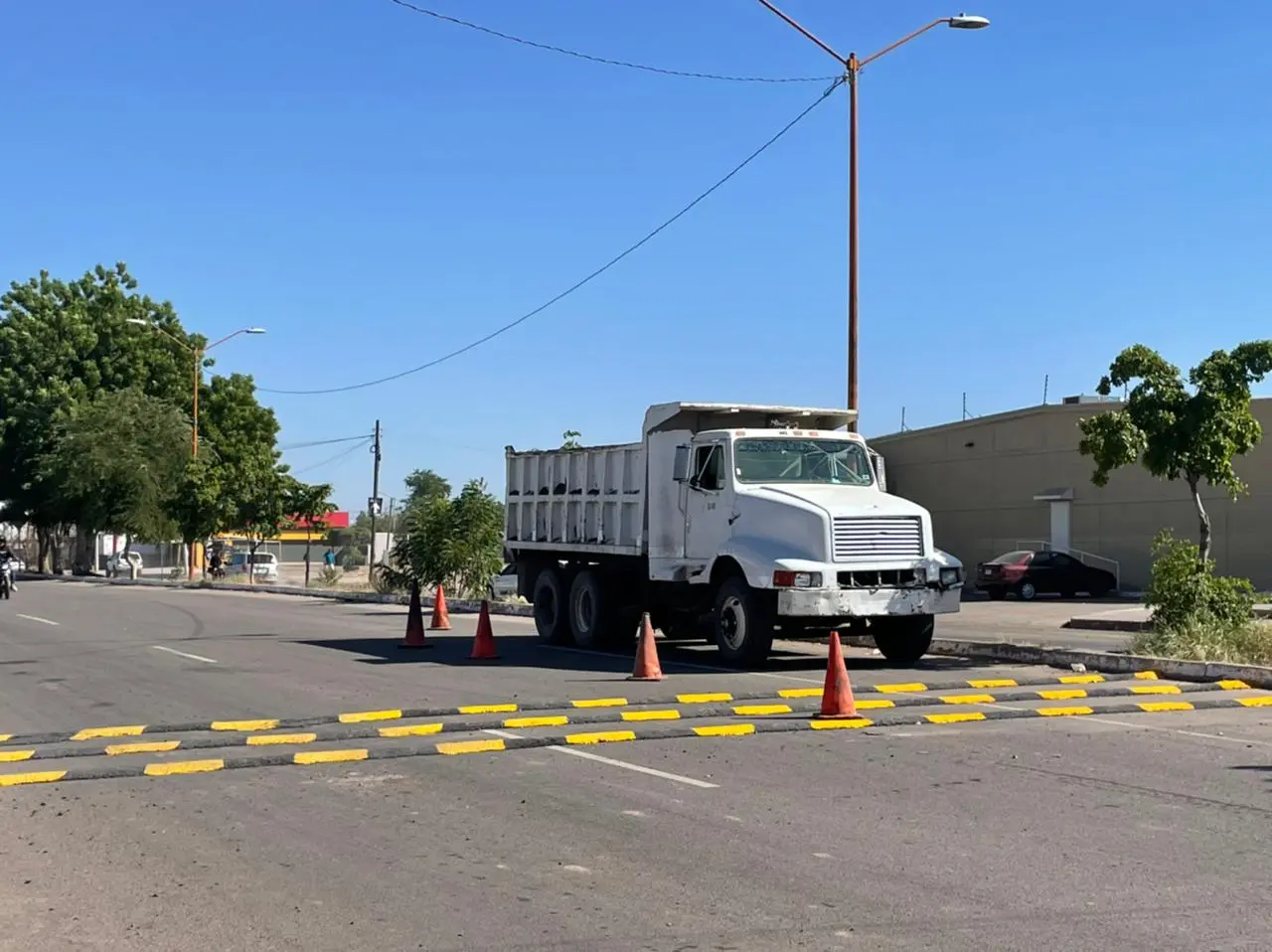 Ciudad Obregón: Instalan reductores en zona escolar tras denuncias