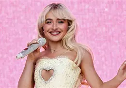 Sabrina Carpenter protagonizará una versión moderna y musical de Alicia en el país de las maravillas Sabrina Carpenter protagonizará una versión moderna y musical de Alicia en el país de las maravillas