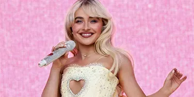 Sabrina Carpenter protagonizará una versión moderna y musical de Alicia en el país de las maravillas Sabrina Carpenter protagonizará una versión moderna y musical de Alicia en el país de las maravillas