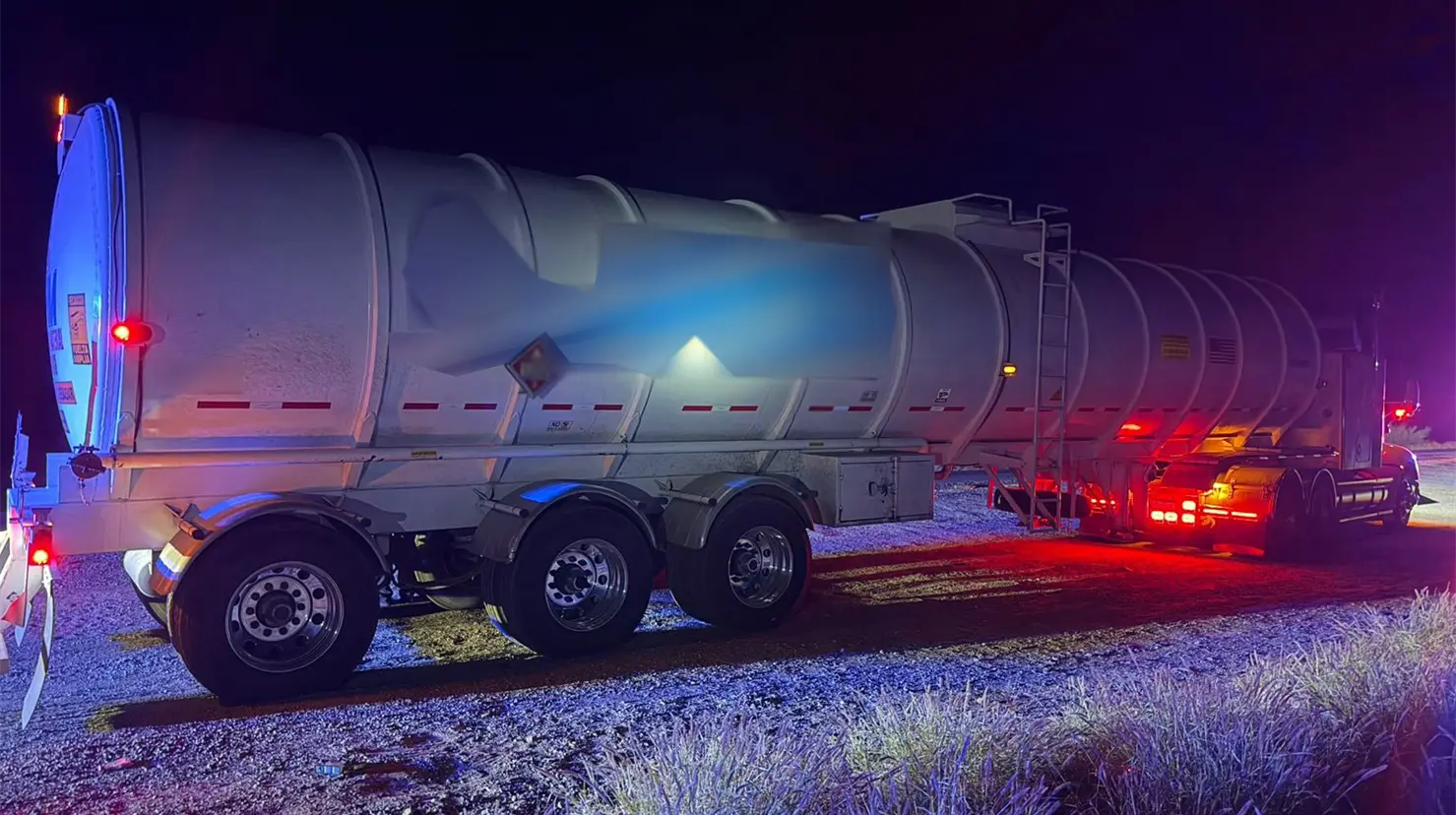 Aseguran tráiler con huachicol al norte de Sonora