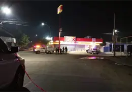 Balean a dos afuera de tiendas de conveniencia en Ciudad Obregón