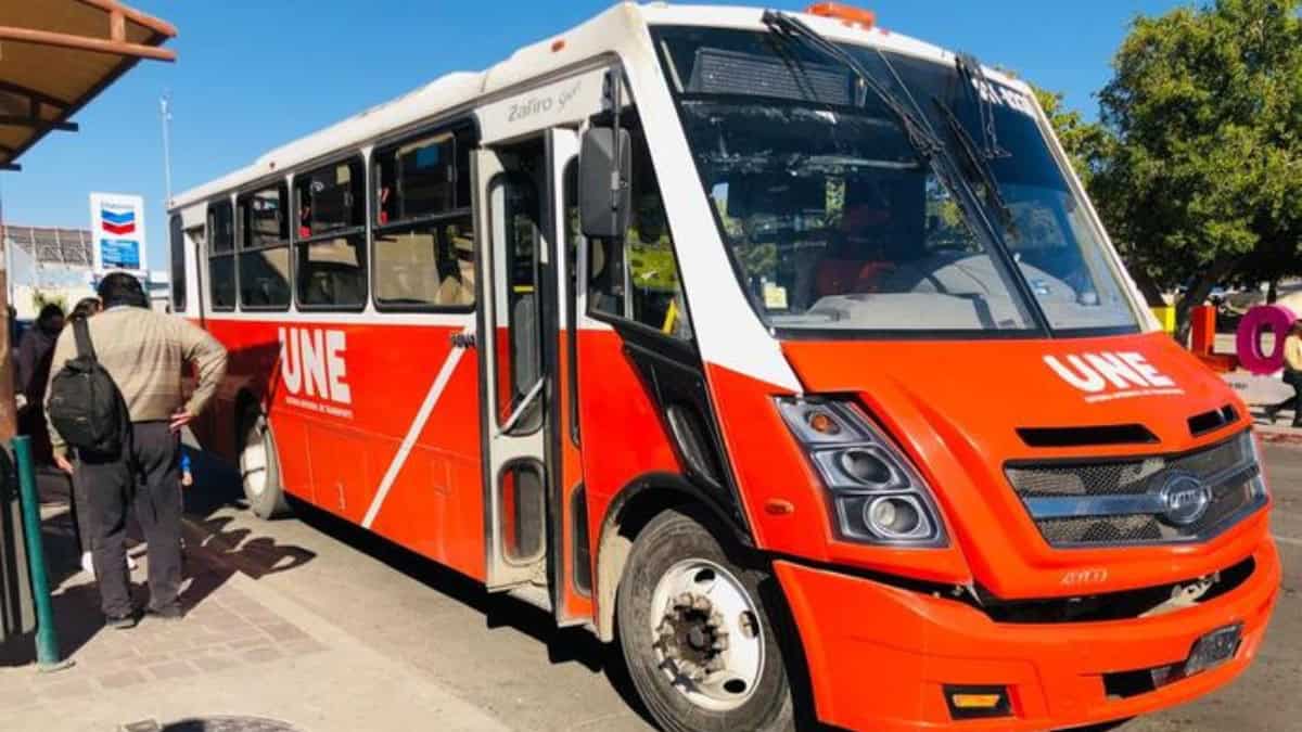 Operadores de transporte en Hermosillo son sancionados por grabar videos mientras conducían