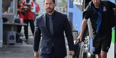 Querétaro rompe con Benjamín Mora: Gallos Blancos se quedan sin técnico