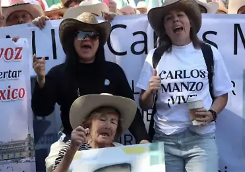 Abuela de Carlos Manzo se una a la marcha de la Generación Z: participa con su silla de ruedas rumbo al Zócalo Abuela de Carlos Manzo se una a la marcha de la Generación Z: participa con su silla de ruedas rumbo al Zócalo