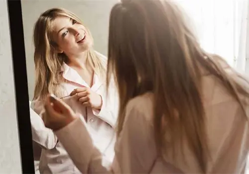 ¿Es normal hablar solo? Estudios explican qué ocurre en el cerebro ¿Es normal hablar solo? Estudios explican qué ocurre en el cerebro