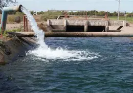 Inician los riegos con agua rodada Inician los riegos con agua rodada