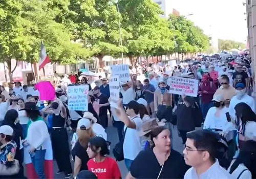 Marcha Generación Z en Hermosillo: Sonorenses reclaman por el caso Waldos y la falta de seguridad Marcha Generación Z en Hermosillo: Sonorenses reclaman por el caso Waldos y la falta de seguridad