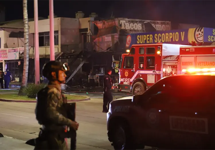 VIDEO| Captan momento de explosión en taquería en Mazatlán; hay tres personas muertas