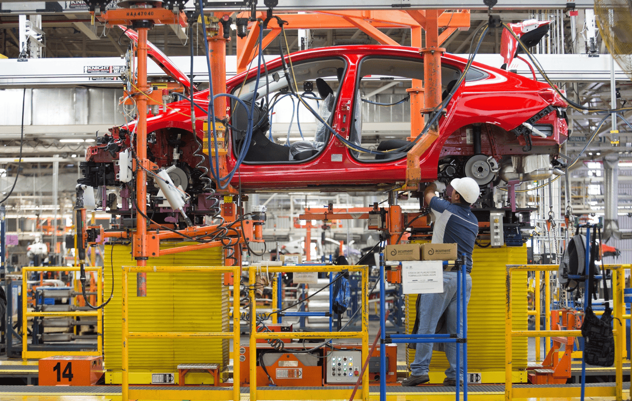 Aranceles a autopartes chinas pondrían en riesgo la producción automotriz en México, alertan fabricantes