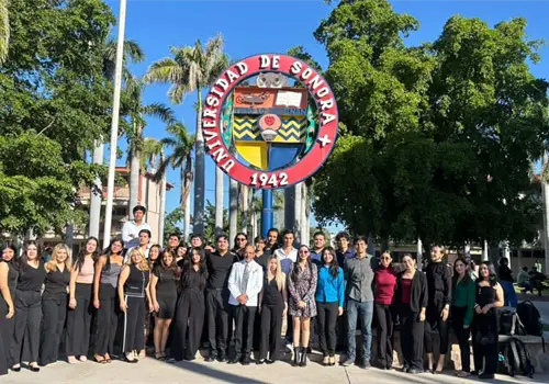 Estudiantes de la Unison Cajeme participan en coloquio regional Estudiantes de la Unison Cajeme participan en coloquio regional