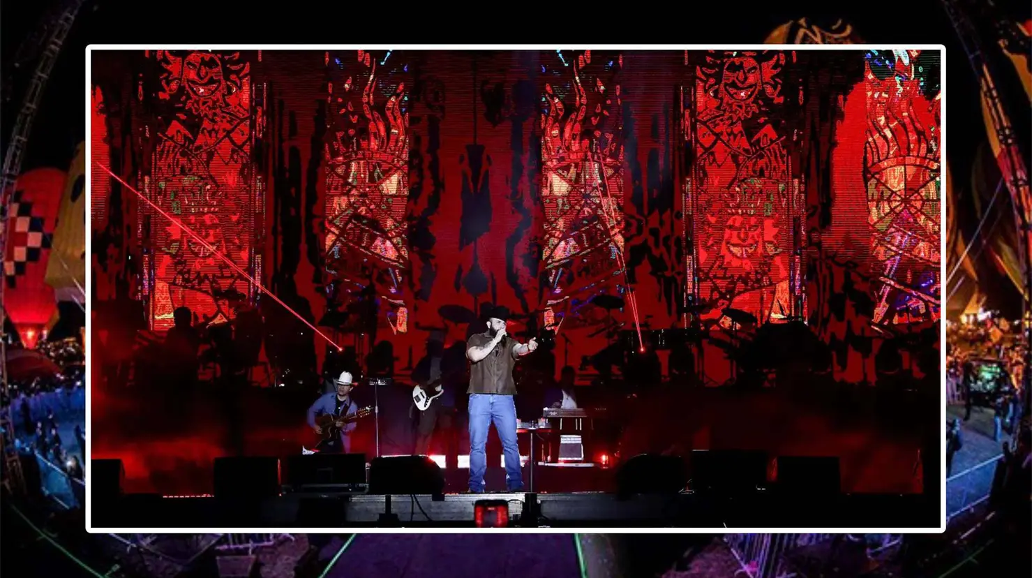 Carín León sorprende en una noche mágica del Festival Internacional del Globo 2025