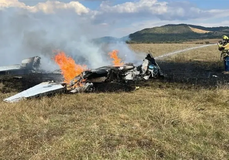 Avioneta se desploma en Purépero, Michoacán; cinco personas resultan heridas