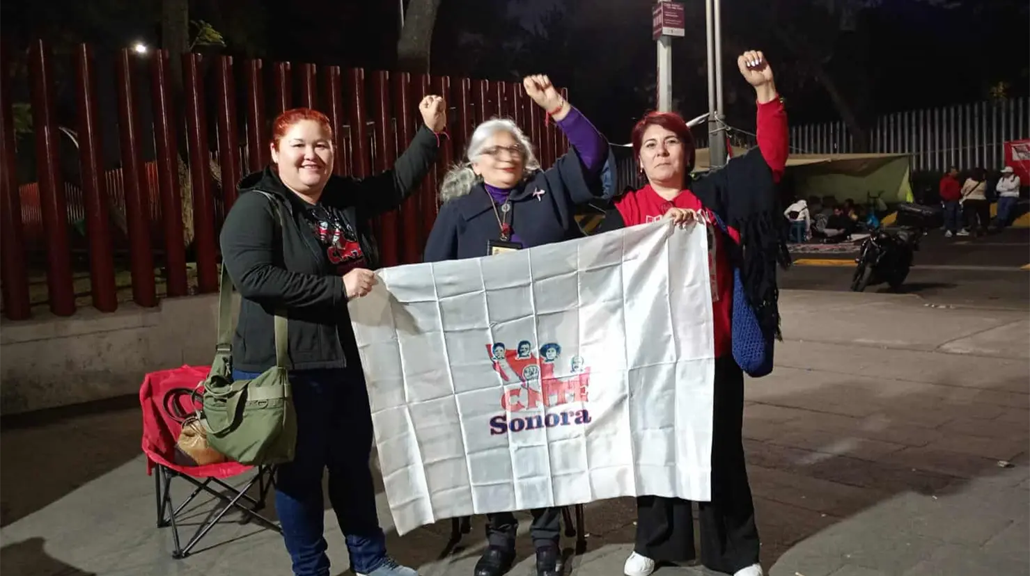Los docentes se manifestaron en el Congreso de la Unión, Palacio Nacional y casetas de cobro