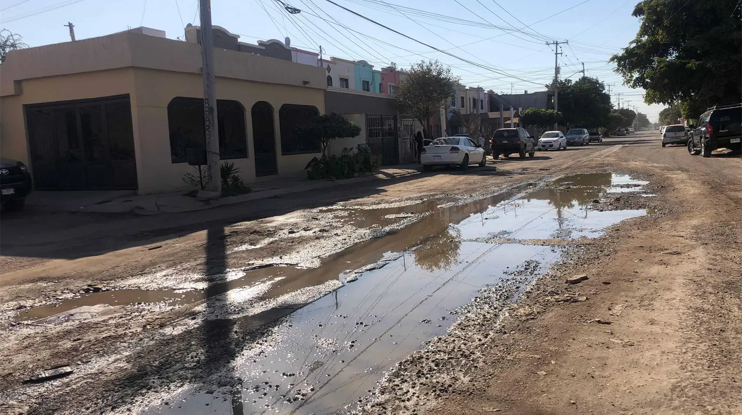 Preparan manifestación para que se reparen fugas de agua en calle Águila