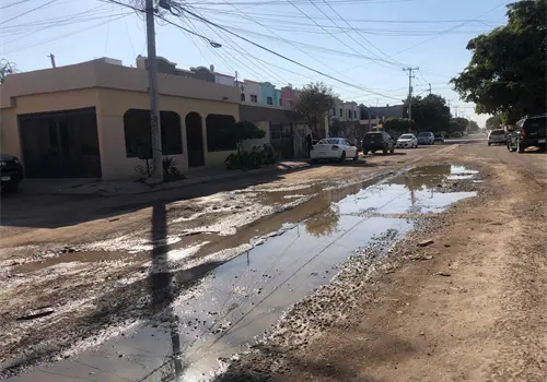 Preparan manifestación para que se reparen fugas de agua en calle Águila