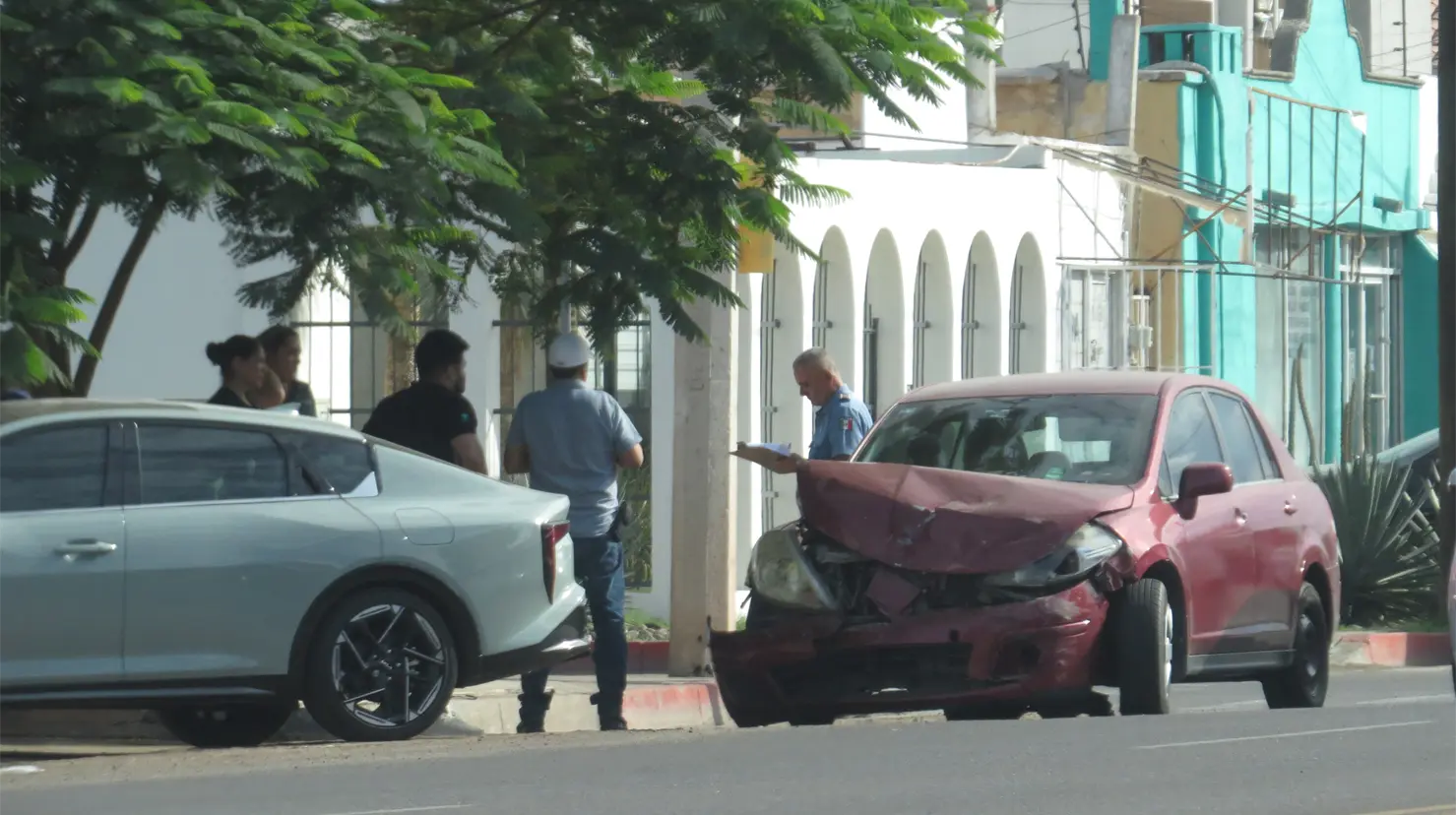 Chocan en céntrico crucero de Ciudad Obregón