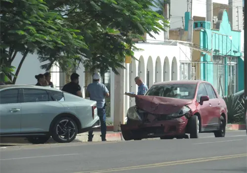 Chocan en céntrico crucero de Ciudad Obregón Chocan en céntrico crucero de Ciudad Obregón