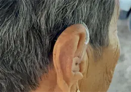 Entregan auxiliares auditivos en Cajeme